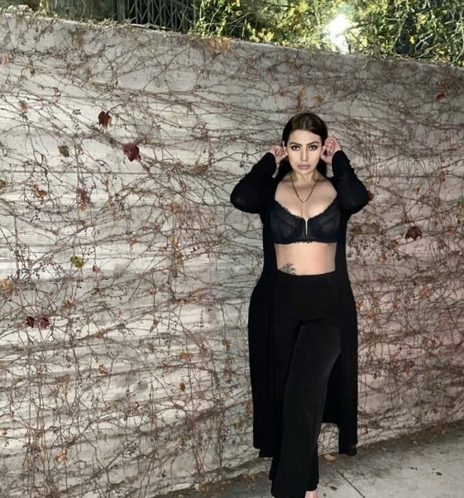 poutybby Profile image 2